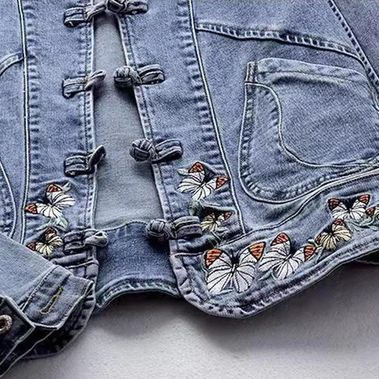 Butterfly Embroidery Denim Jacket for Women Long Sleeve Botton Up Coat with Pocket Fall Outerwear Shacket Casual Turn Down