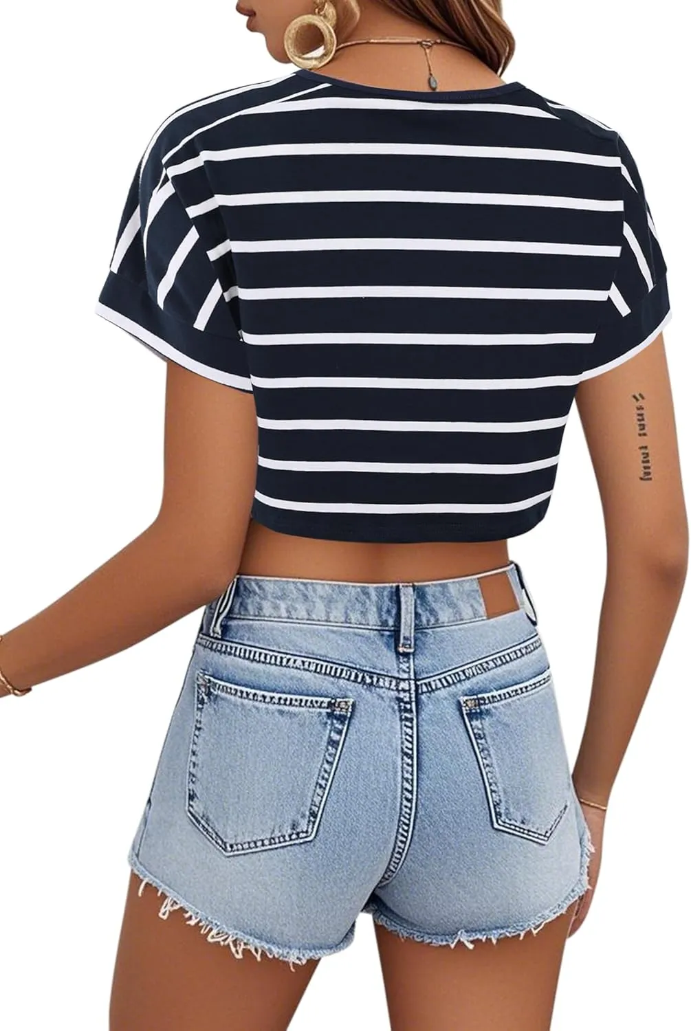 LilyCoco Womens Short Batwing Sleeve Striped Shirt Crew Neck Tops Casual Loose Fit Tee
